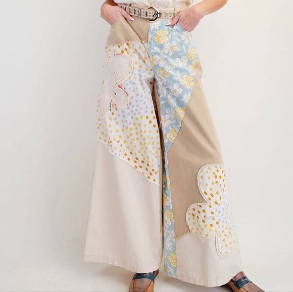 Easel Mix Match Flower Patched Woven Pants Beige NEW - Picture 1 of 6
